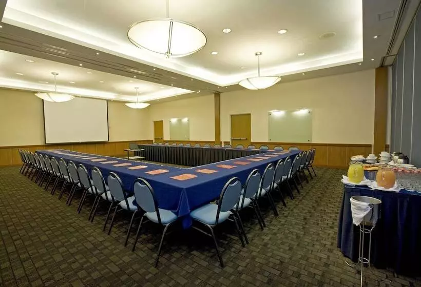 酒店 Fiesta Inn Colima