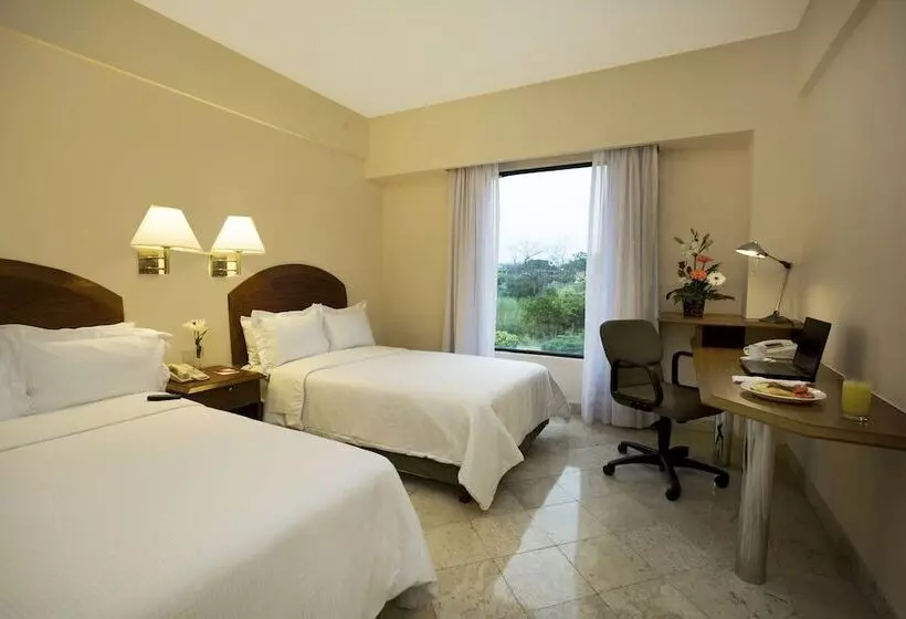 酒店 Fiesta Inn Colima