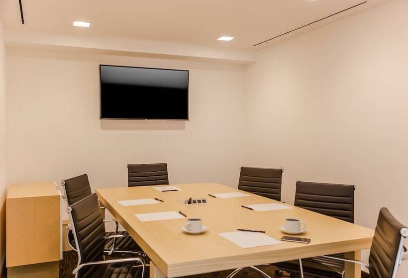 هتل Fiesta Inn Saltillo