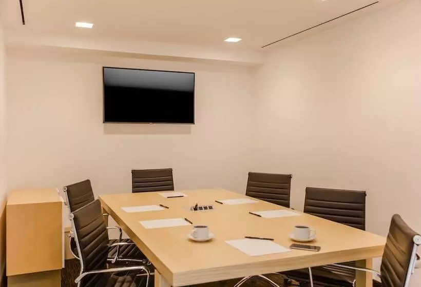 Отель Fiesta Inn Saltillo