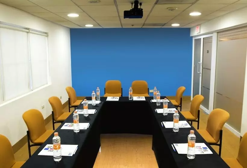 酒店 Holiday Inn Express Monterrey Galerias San Jeronimo, An Ihg