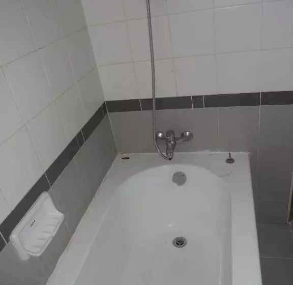 هتل Seasons Of Yangon International Airport