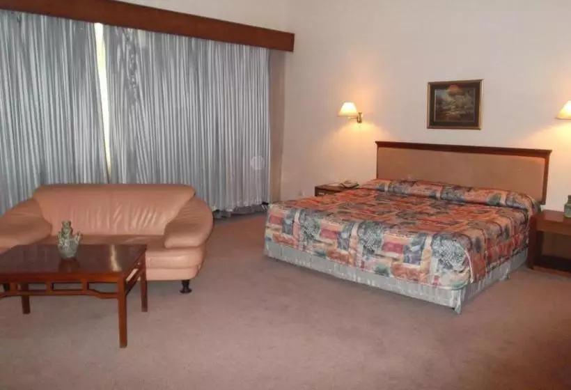 هتل Seasons Of Yangon International Airport