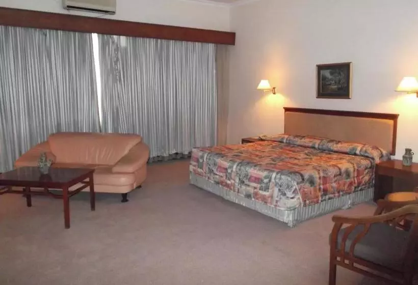 هتل Seasons Of Yangon International Airport