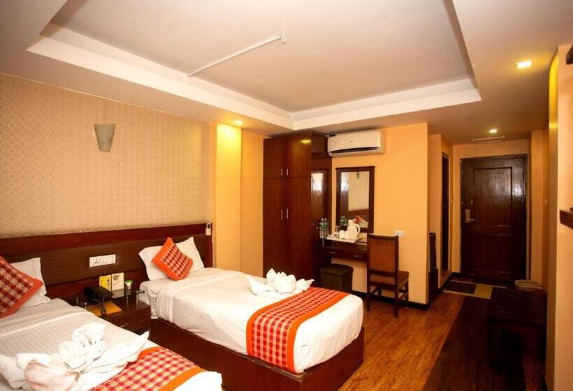 هتل Yellow Pagoda