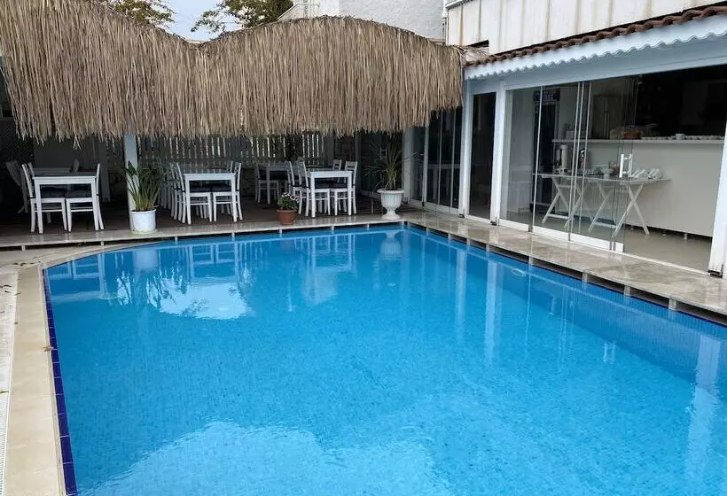 Alacati Eldoris Otel