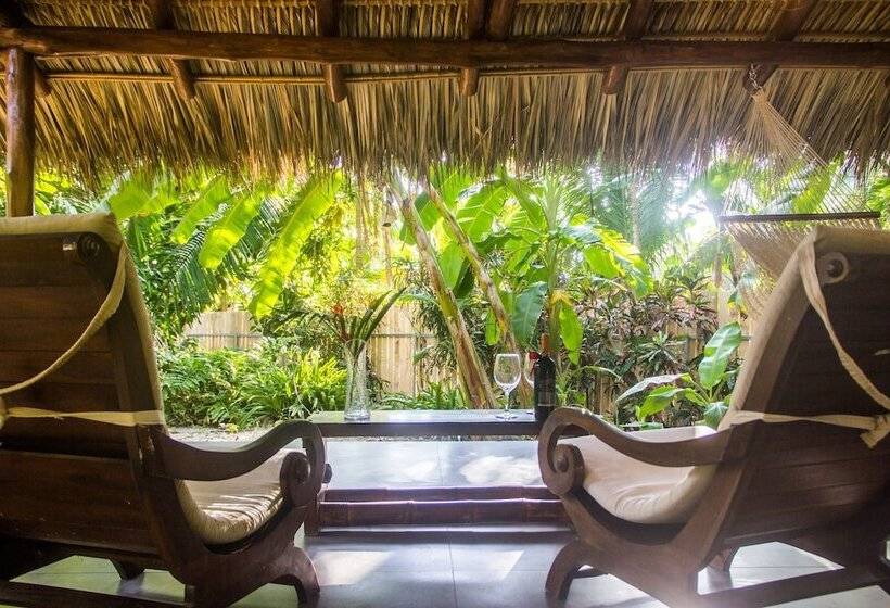 فندق Banana Beach