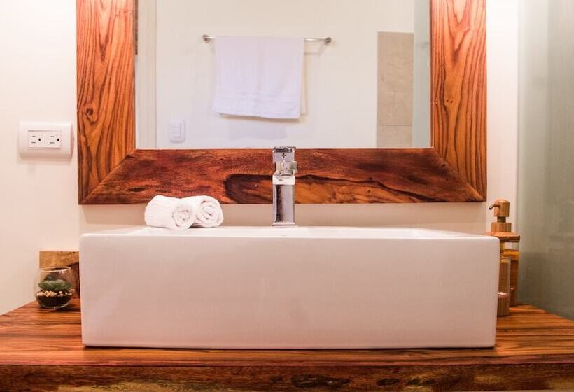 فندق Banana Beach