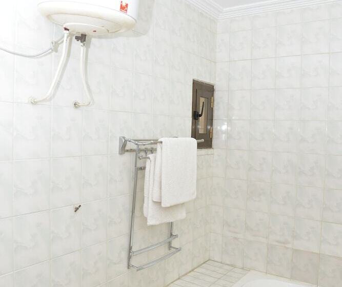 בית מלון כפרי Ghis Palace