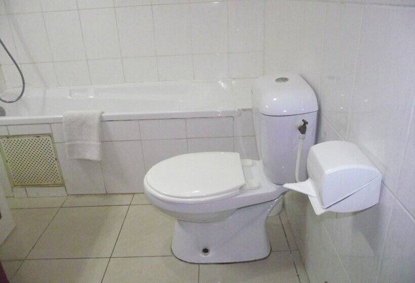 בית מלון כפרי Ghis Palace