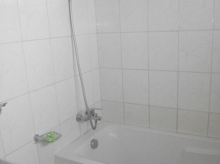 בית מלון כפרי Ghis Palace