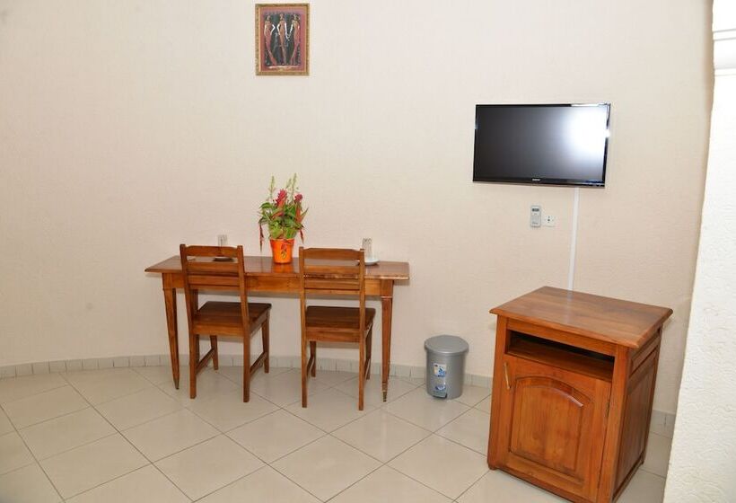 בית מלון כפרי Ghis Palace