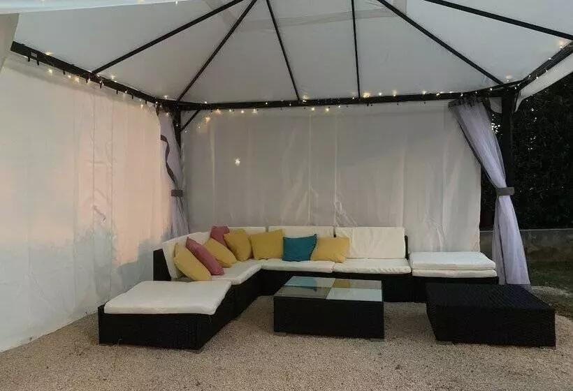 ペンション Apartments Ana & Ita