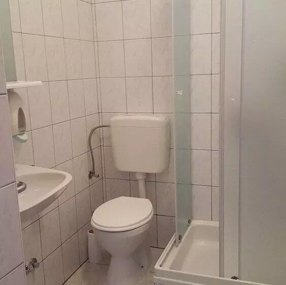 ペンション Apartments Ana & Ita