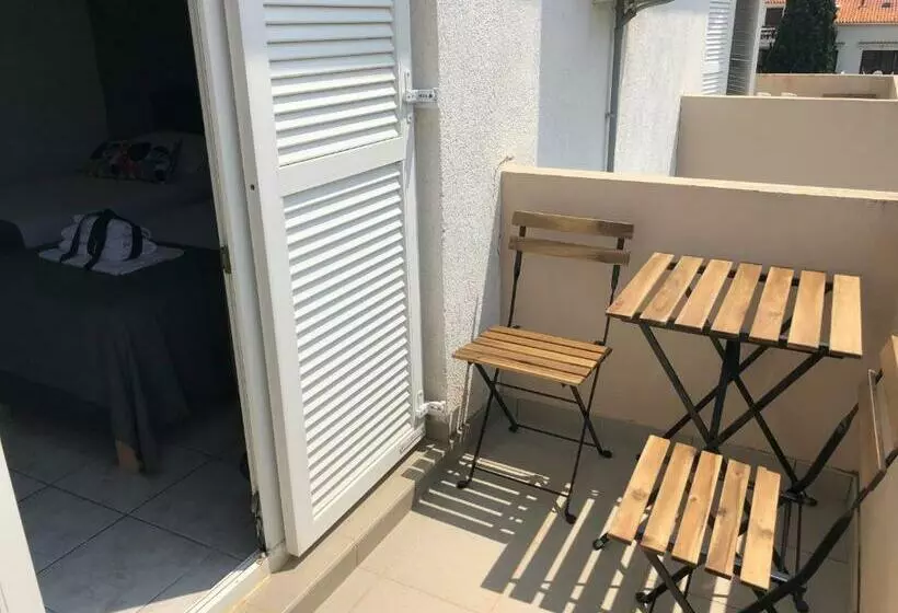 ペンション Apartments Ana & Ita