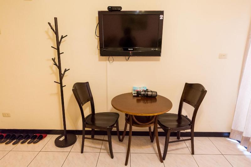 پانسیون Fengchia Europe 3