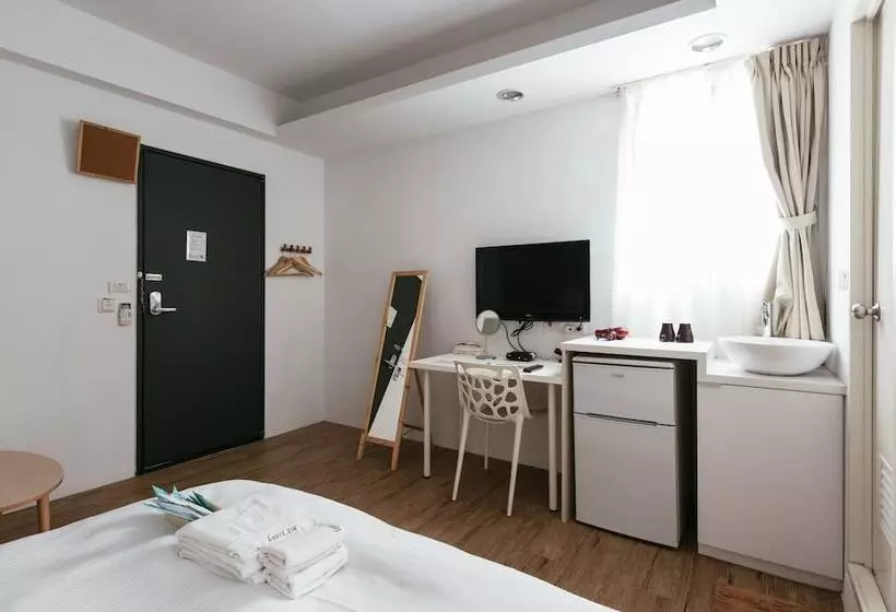 مسافرخانه Love I