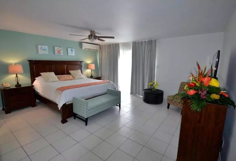 The Atrium Beach Resort And Spa, Ascend Hotel Collection