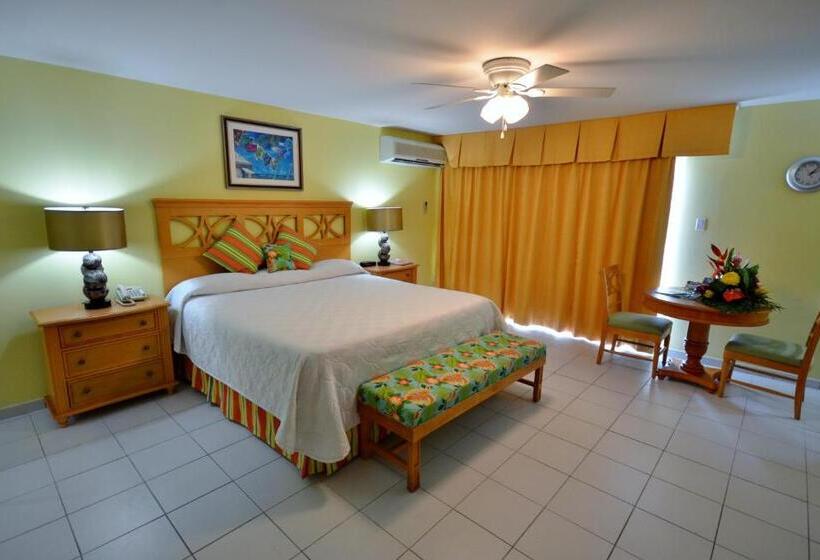 The Atrium Beach Resort And Spa, Ascend Hotel Collection