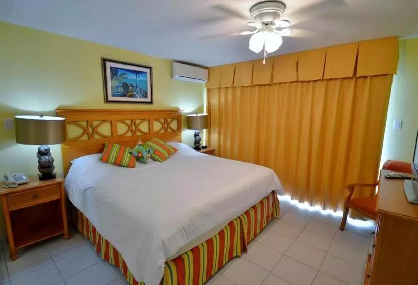 The Atrium Beach Resort And Spa, Ascend Hotel Collection