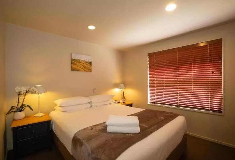 Cranbury Court Apartments