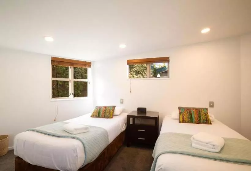 Cranbury Court Apartments