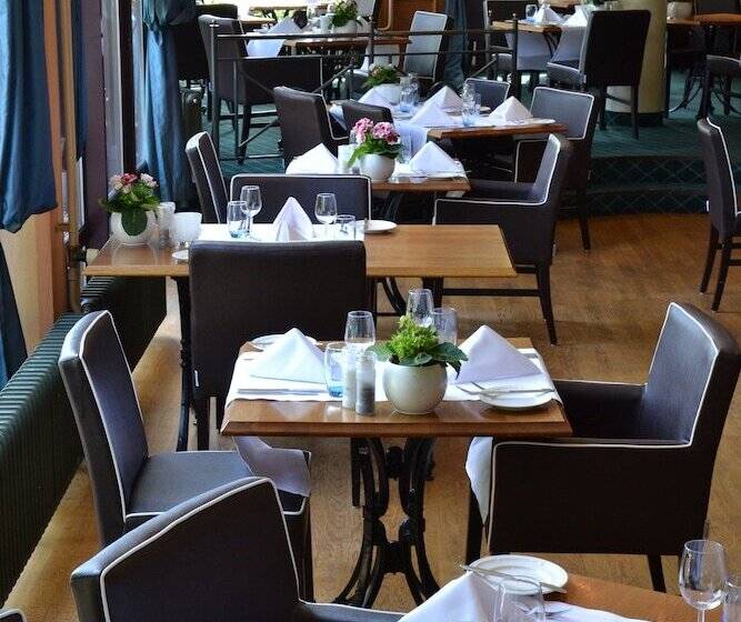 Fletcher Hotel   Restaurant Carlton