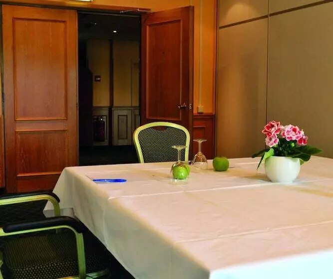 Fletcher Hotel Restaurant Carlton