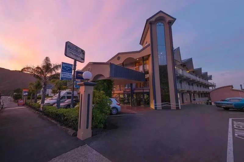 فندق Beachcomber Inn Picton