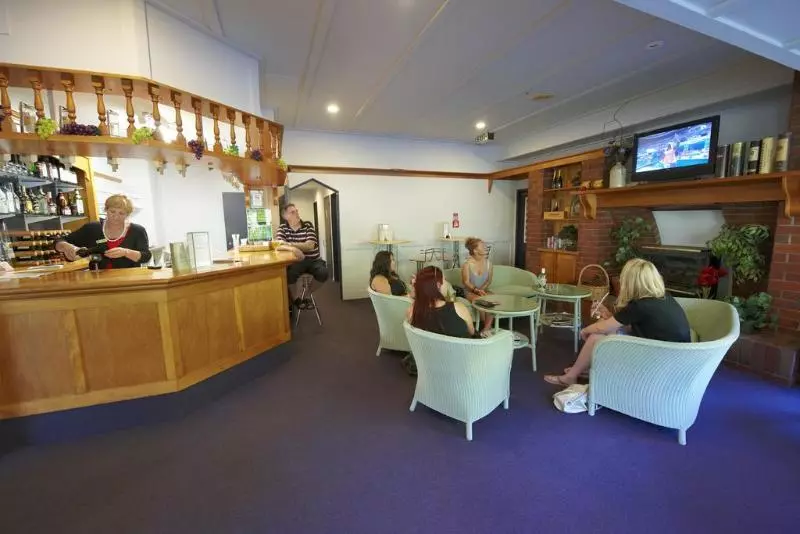 Отель Capital Lodge Motor Inn