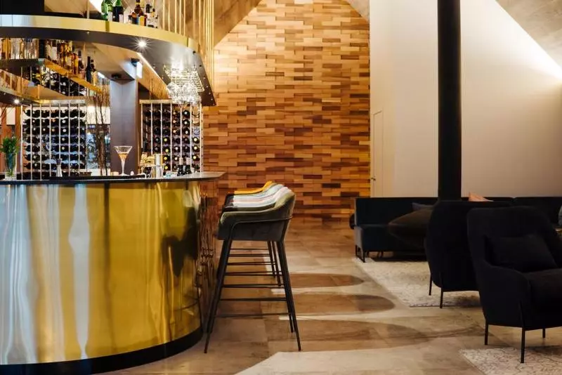 Отель Kamana Lakehouse