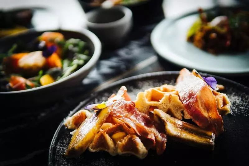 Отель Kamana Lakehouse