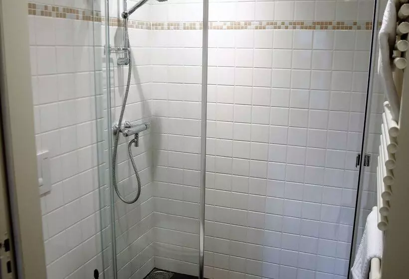 Отель Kasteel De Vanenburg