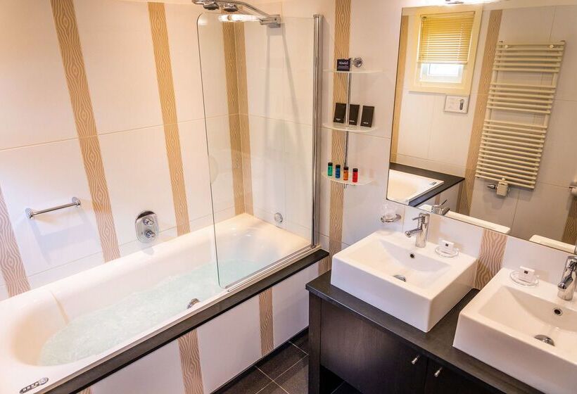 בית מלון כפרי Kasteel De Vanenburg