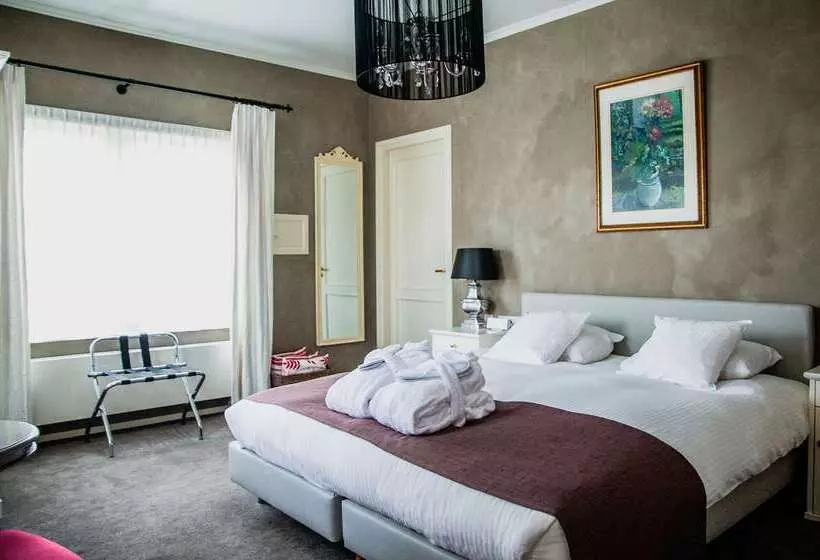 Отель Kasteel De Vanenburg