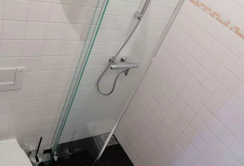 Отель Kasteel De Vanenburg