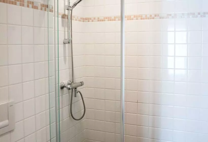 Отель Kasteel De Vanenburg