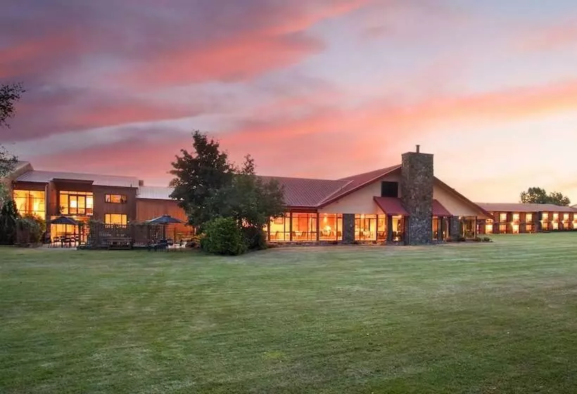 호텔 Distinction Mackenzie Country