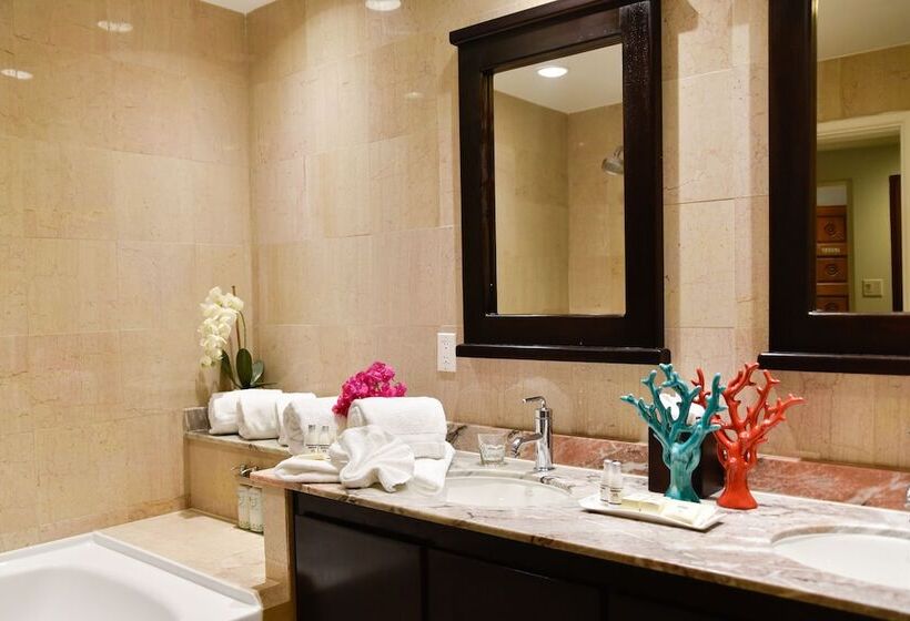 هتل Princess Heights Luxury Condo