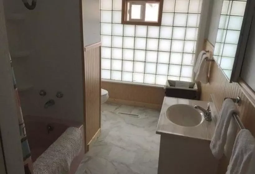 Aamiaismajoitus (B&B) Blue Dragonfly Inn