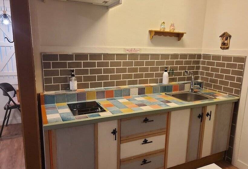 Olive Vanilla Pension