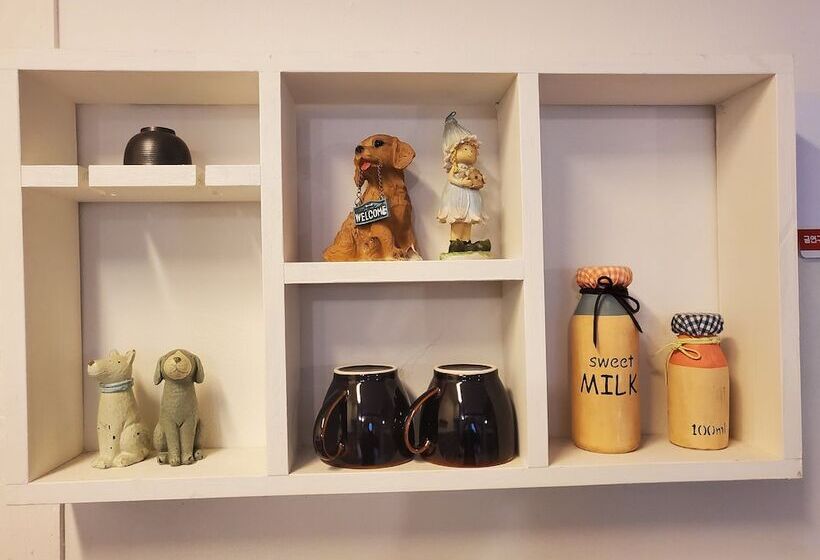 Olive Vanilla Pension