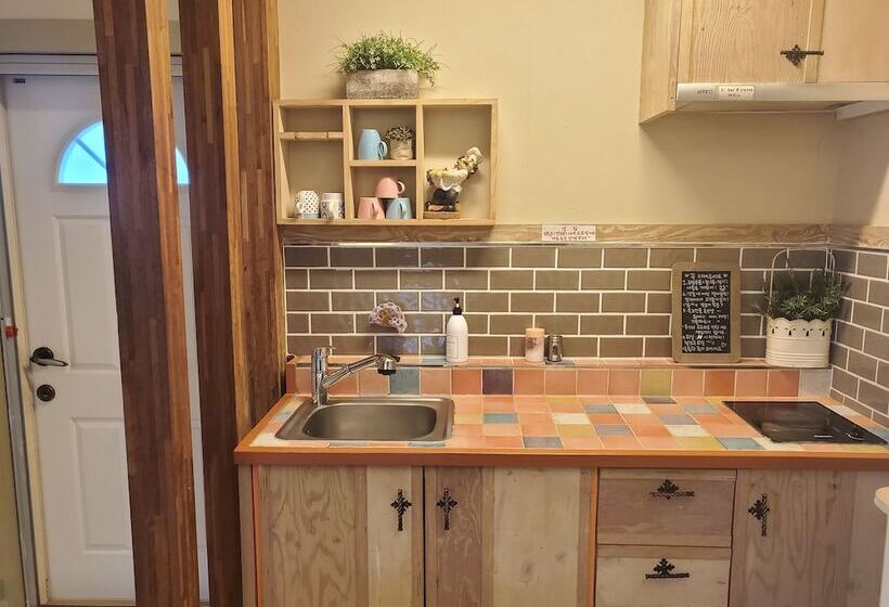 Olive Vanilla Pension