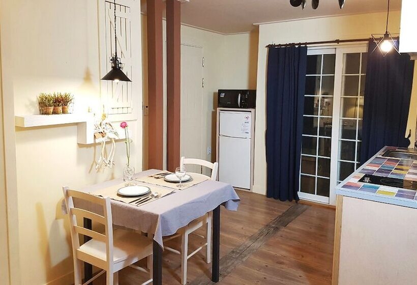 Olive Vanilla Pension