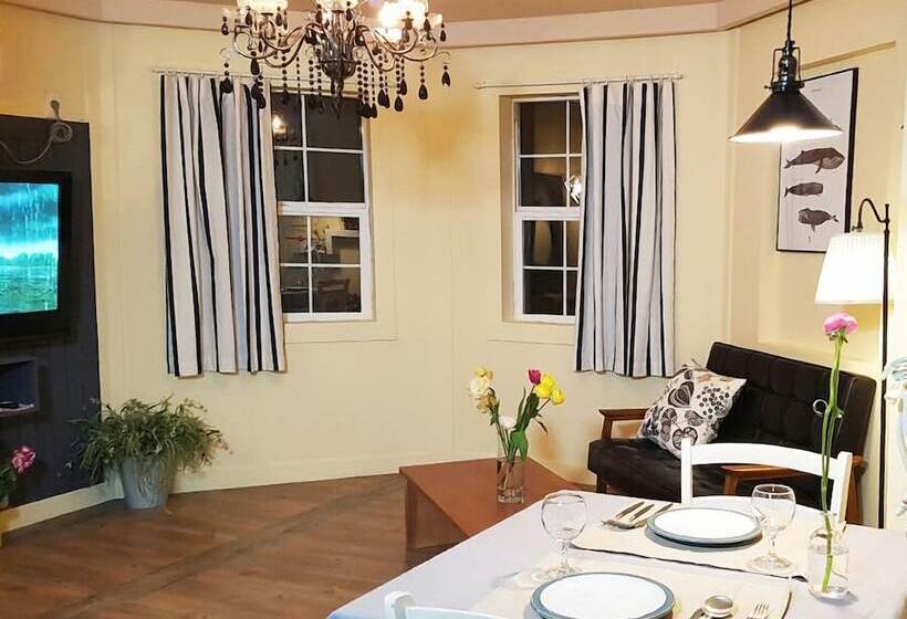 Olive Vanilla Pension