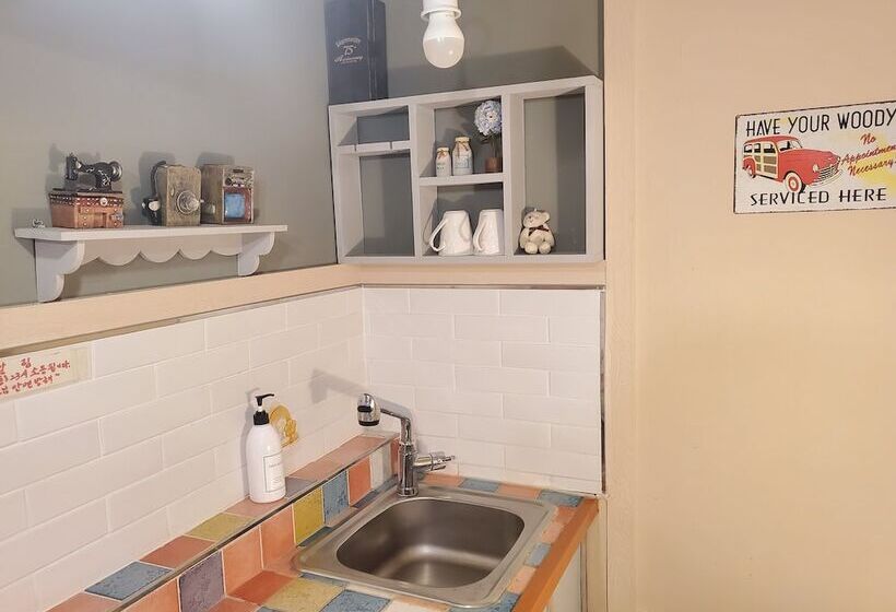 Olive Vanilla Pension