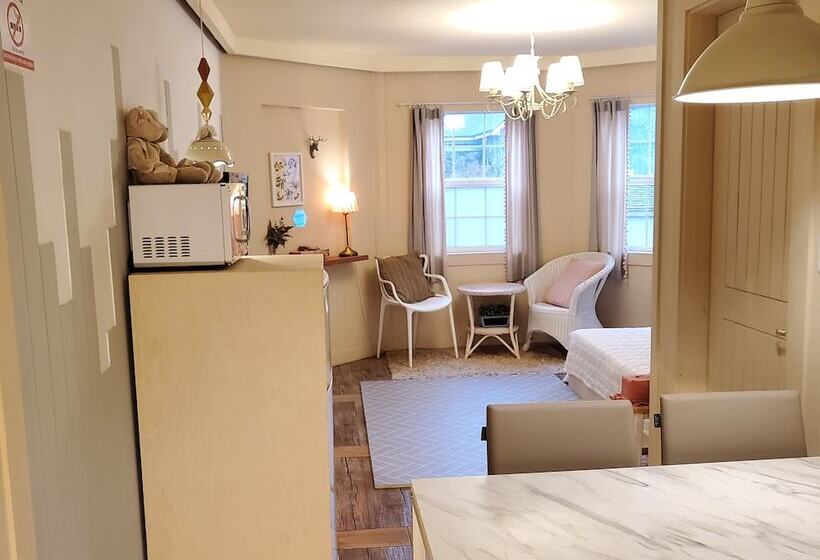 Olive Vanilla Pension