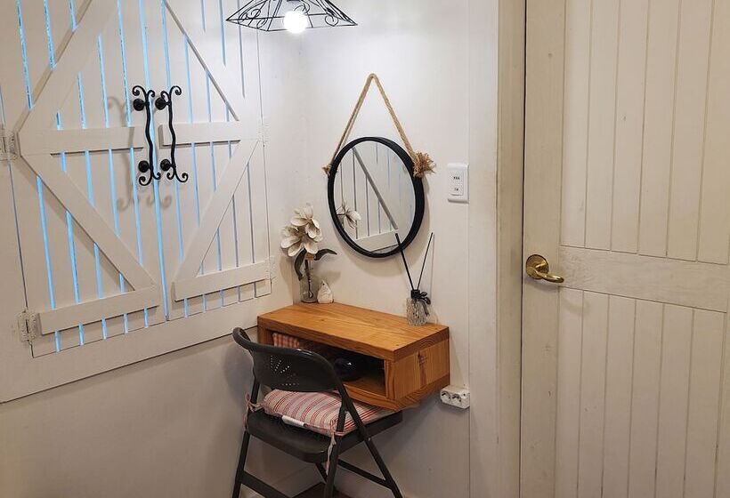 Olive Vanilla Pension