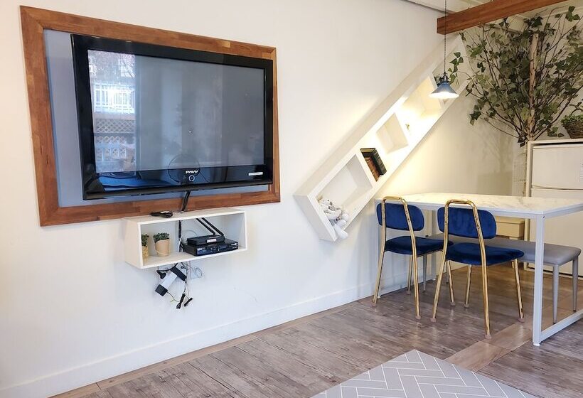 Olive Vanilla Pension