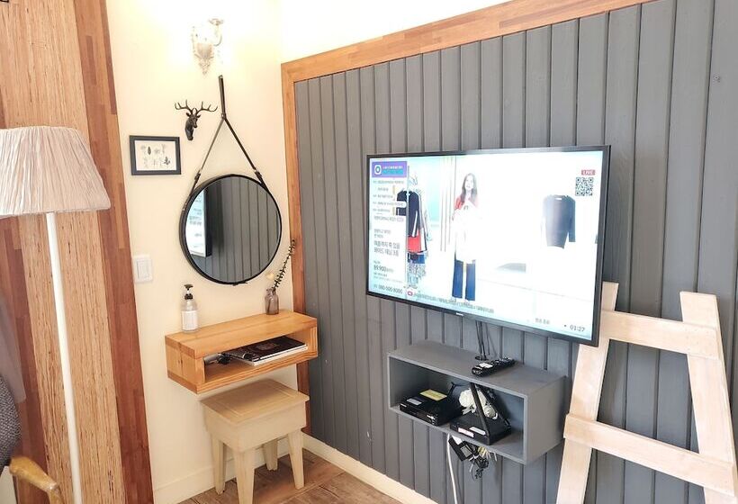 Olive Vanilla Pension